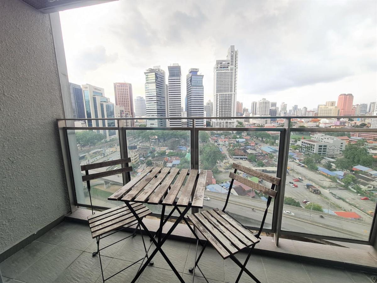 Summer Suites Apartment @Klcc By Sarah'S Lodge Куала Лумпур Екстериор снимка